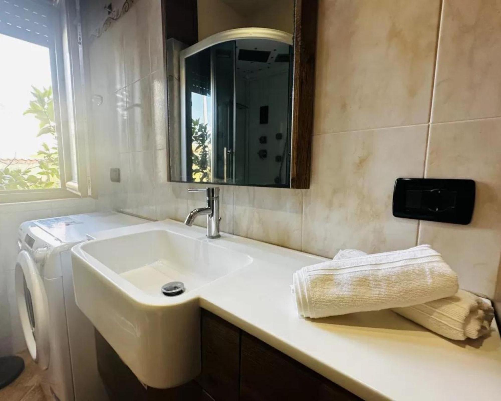 Romano House Фиумичино Екстериор снимка
